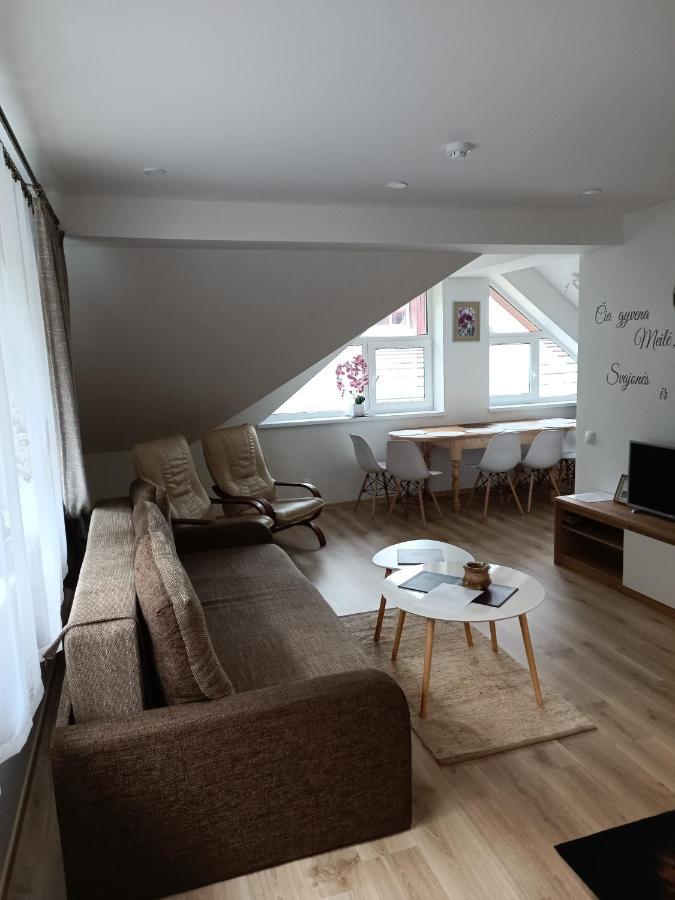 Liuto Apartamentai Juodkrantė Eksteriør billede